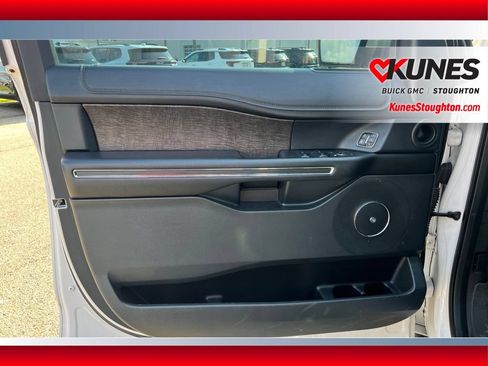 Used 2019 Ford Expedition Limited w/ Equipment Group 301A AWD/4WD image 16