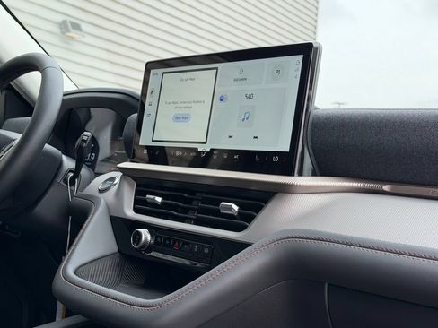 New 2026 Ford Explorer Active w/ Active Comfort Package RWD image 19