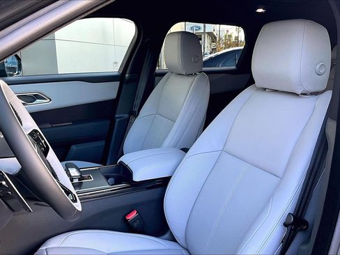 New 2026 Land Rover Range Rover Velar Dynamic SE image 9