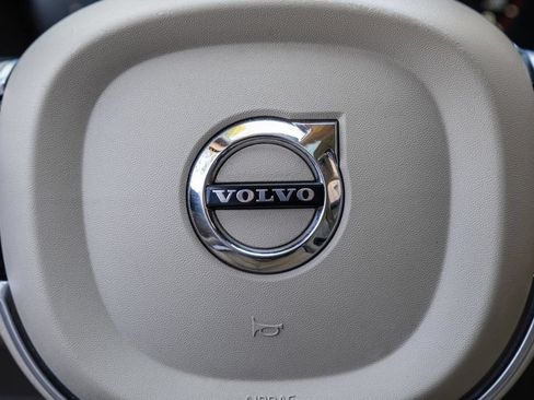 Used 2020 Volvo XC90 T5 Momentum AWD/4WD image 24