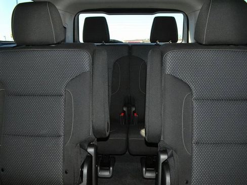 Used 2023 GMC Acadia SLE w/ Driver Convenience Package image 13