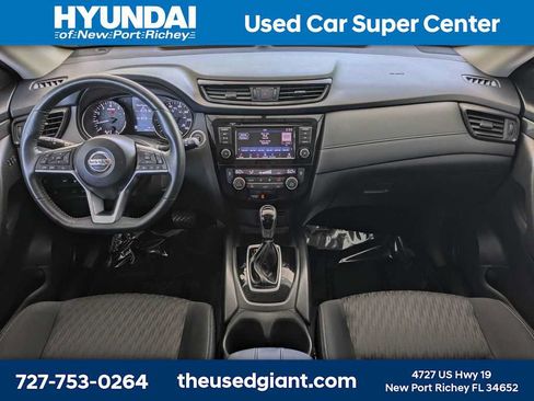Used 2018 Nissan Rogue SV w/ Premium Package FWD image 18