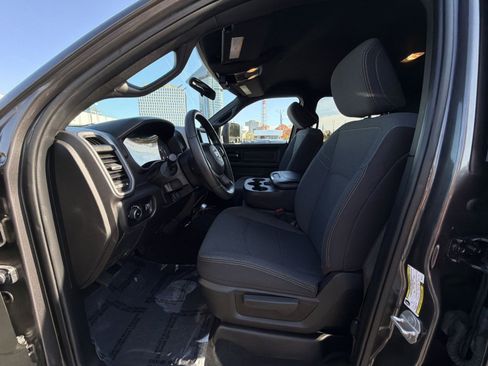 Used 2024 RAM 2500 Tradesman w/ Chrome Appearance Group image 13