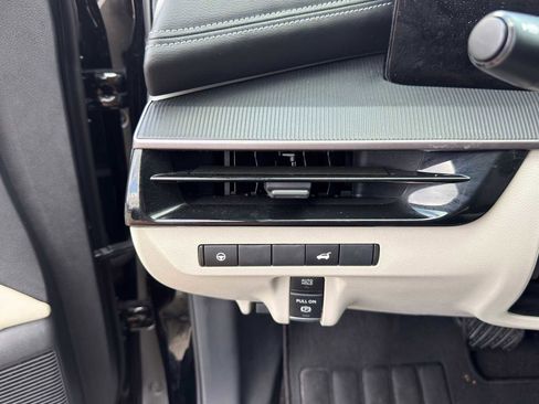 Used 2025 Nissan Murano SV AWD/4WD image 21