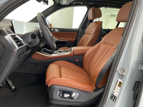 New 2026 BMW X5 M60i w/ Executive Package image 4