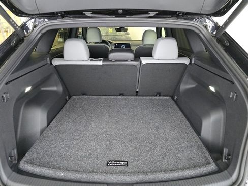 New 2024 Volkswagen Atlas Cross Sport SEL R-Line image 12