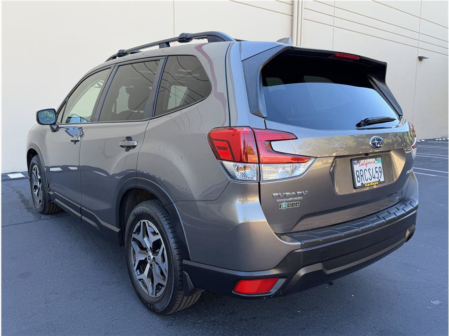 Used 2020 Subaru Forester Premium AWD/4WD image 5