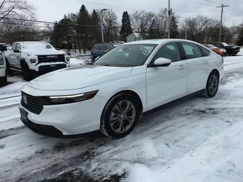 Used 2023 Honda Accord EX-L image 4