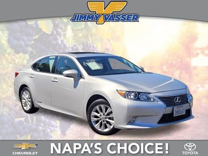Used 2015 Lexus ES 300h w/ Navigation System Package