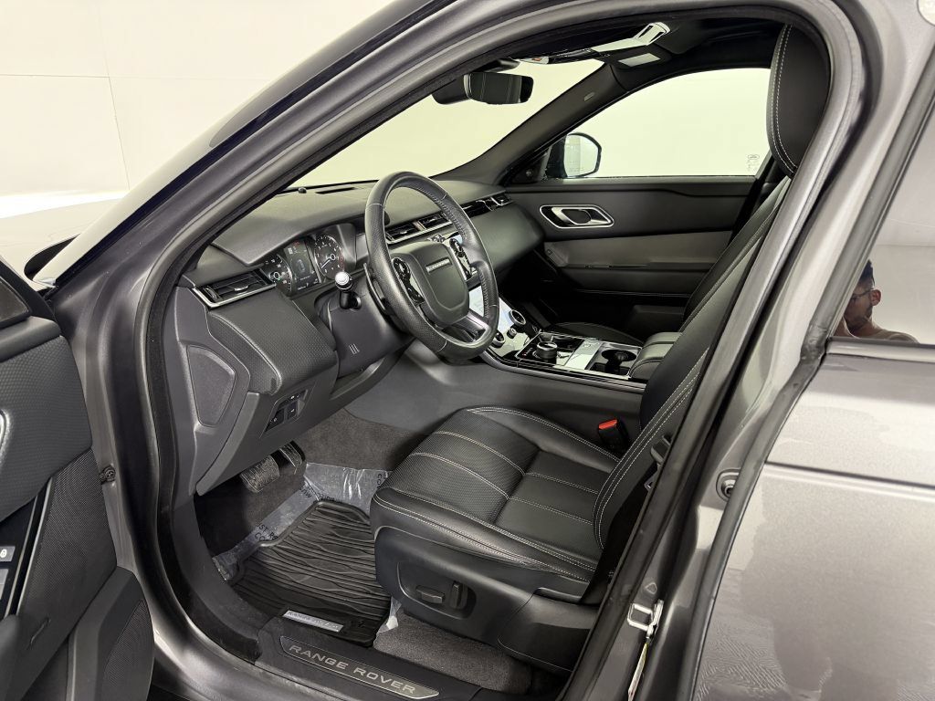 Used 2019 Land Rover Range Rover Velar S AWD/4WD image 17