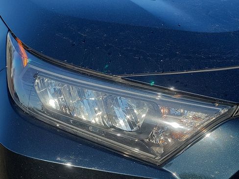 Certified 2021 Toyota RAV4 LE image 8