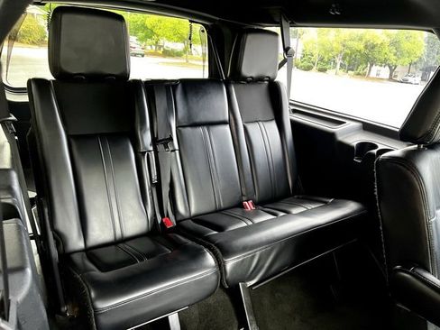 Used 2017 Lincoln Navigator L Select image 30