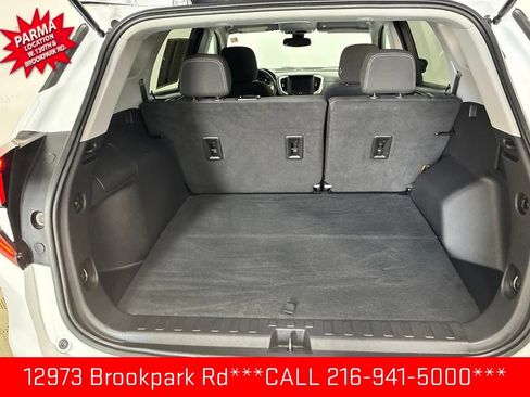 Used 2023 GMC Terrain SLE w/ Driver Convenience Package FWD image 17