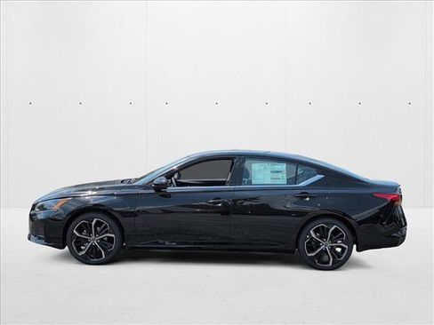 New 2025 Nissan Altima 2.5 SR image 8