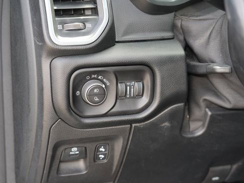 Used 2020 RAM 1500 Laramie AWD/4WD image 14