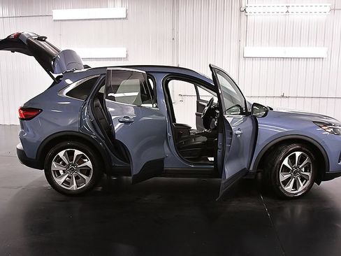 Used 2025 Ford Escape Platinum FWD image 32
