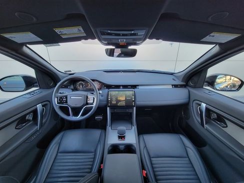 Used 2025 Land Rover Discovery Sport Dynamic SE image 24