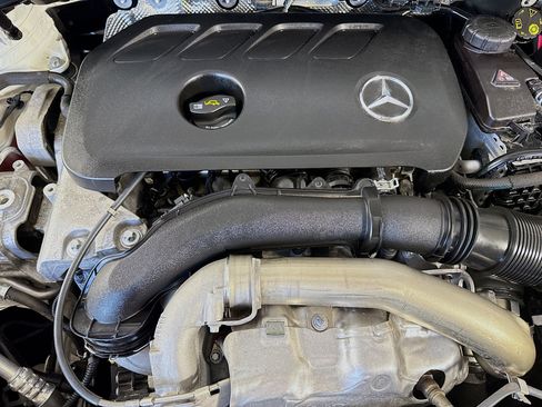 Used 2025 Mercedes-Benz GLA 250 image 39