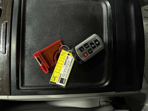 Used 2018 Toyota Sienna XLE w/ XLE Navigation Package image 37