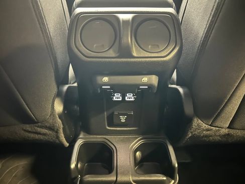 Used 2023 Jeep Gladiator Rubicon w/ Cold Weather Group AWD/4WD image 19