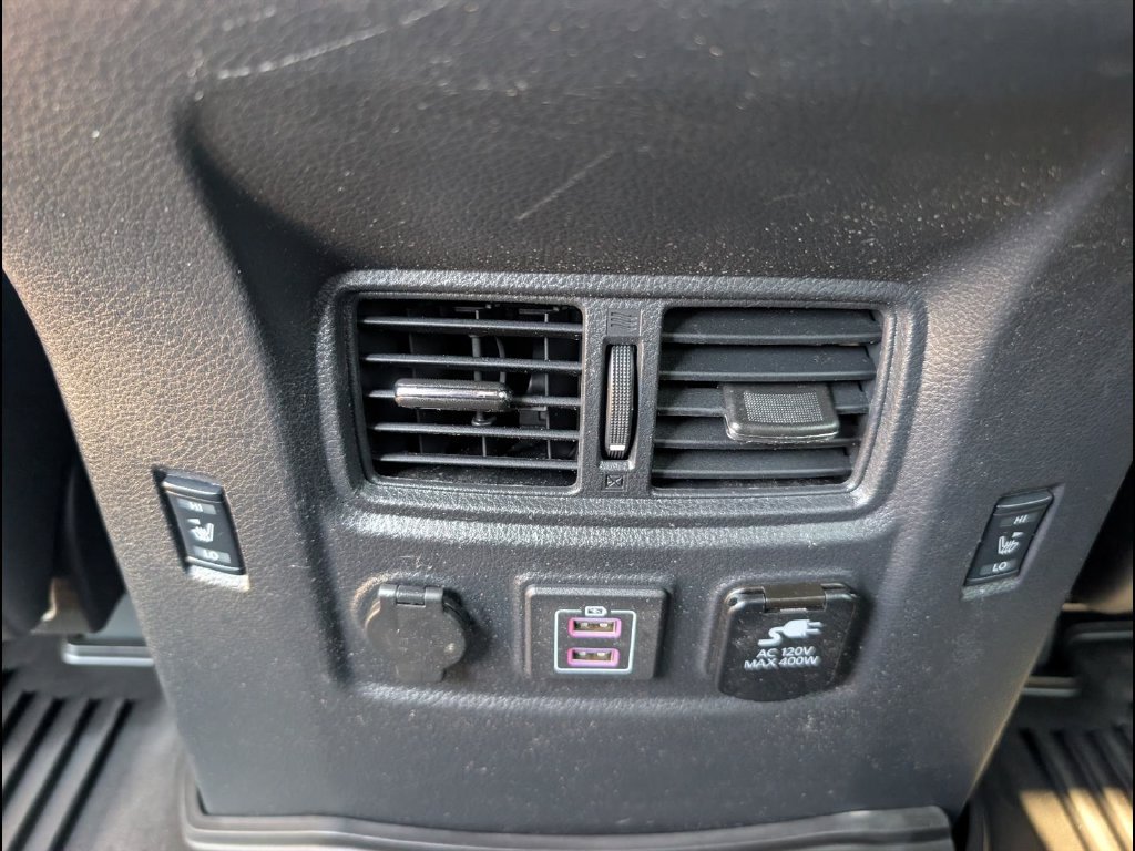 Used 2024 Nissan Titan PRO-4X w/ Pro-4x Convenience Package AWD/4WD image 20