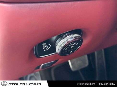 Used 2018 Aston Martin DB11 Coupe image 20