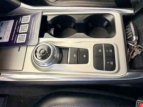 Used 2023 Ford Explorer Limited w/ Equipment Group 301A RWD image 4