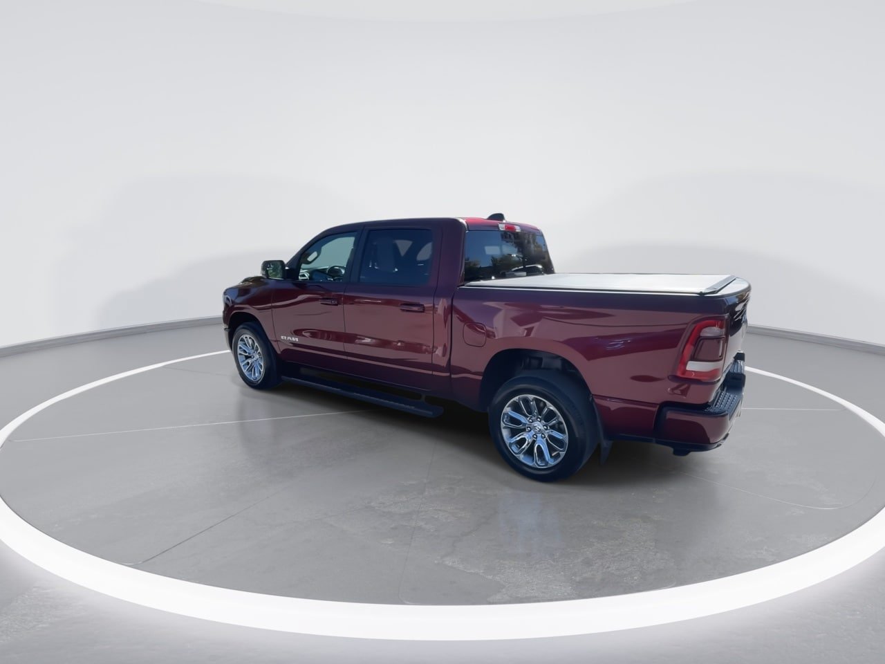 Used 2024 RAM 1500 Laramie AWD/4WD image 12