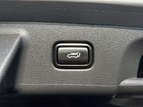 Used 2025 Hyundai Palisade SEL FWD image 23