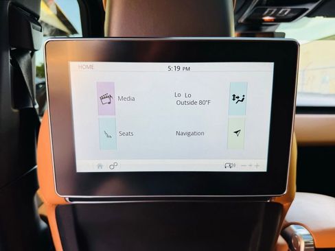 Used 2018 Land Rover Range Rover Long Wheelbase Autobiography image 13