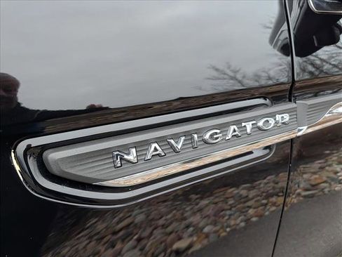Certified 2023 Lincoln Navigator L Reserve image 10