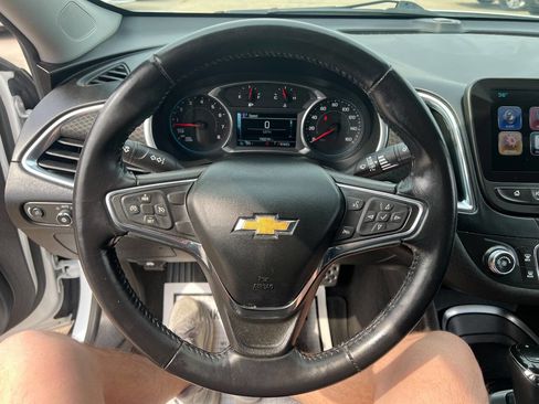 Used 2016 Chevrolet Malibu LT image 11