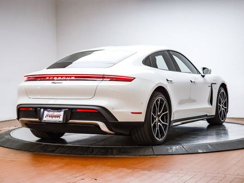 Used 2025 Porsche Taycan image 6