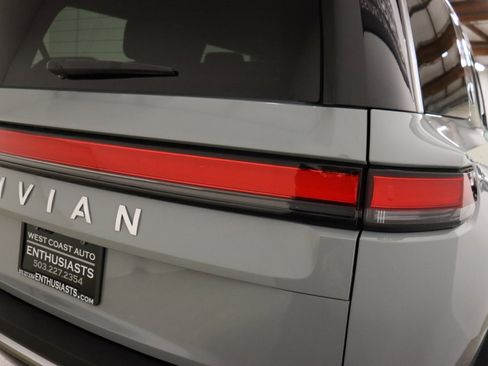 Used 2023 Rivian R1S Adventure image 14