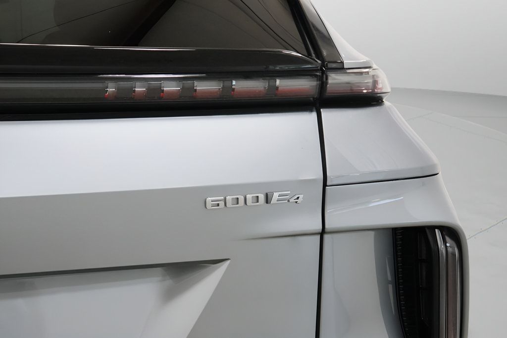 Used 2024 Cadillac Lyriq Sport AWD/4WD image 39