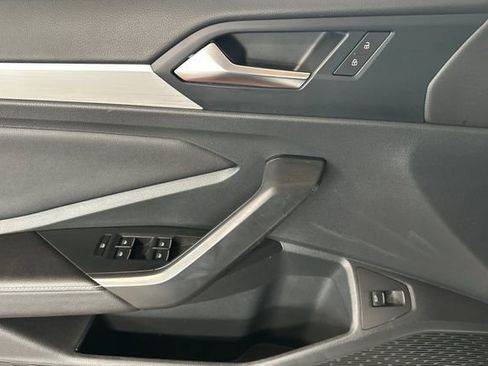 Certified 2025 Volkswagen Jetta Sport image 13