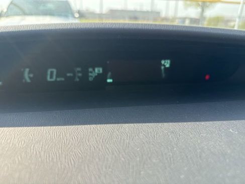 Used 2015 Toyota Prius Three image 9