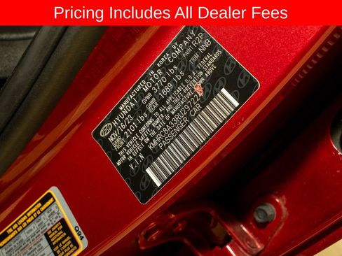 Used 2024 Hyundai Venue Limited FWD image 19