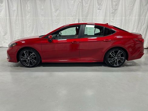 Used 2025 Toyota Camry XSE image 4