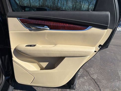 Used 2019 Cadillac XT5 Luxury image 25