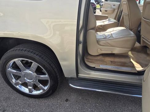 Used 2009 Cadillac Escalade ESV AWD image 33