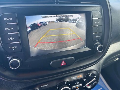 Used 2021 Kia Soul LX image 14