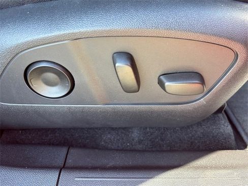 New 2025 Chevrolet Equinox EV RS image 42