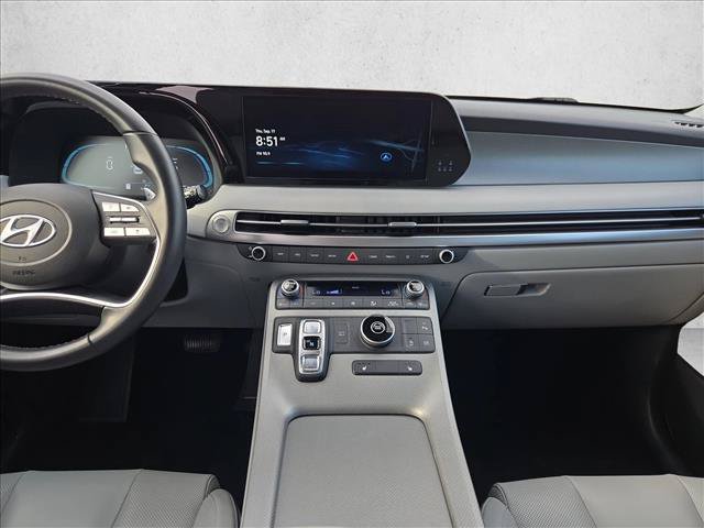 Used 2025 Hyundai Palisade SEL FWD image 14