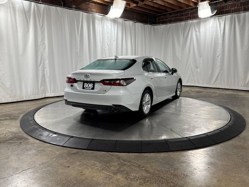 Used 2022 Toyota Camry LE FWD image 8