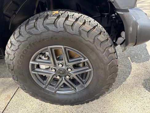 Used 2024 Jeep Wrangler Sport S image 14