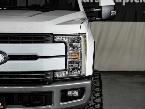 Used 2019 Ford F250 Lariat w/ Lariat Value Package image 37