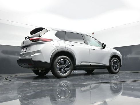 Used 2025 Nissan Rogue SV AWD/4WD image 52