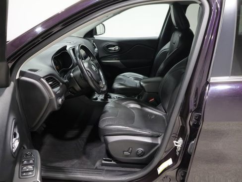 Used 2021 Jeep Cherokee Latitude Lux AWD/4WD image 10