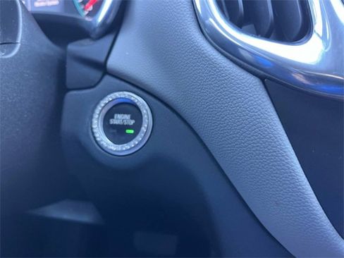 Used 2018 Chevrolet Equinox LS image 34